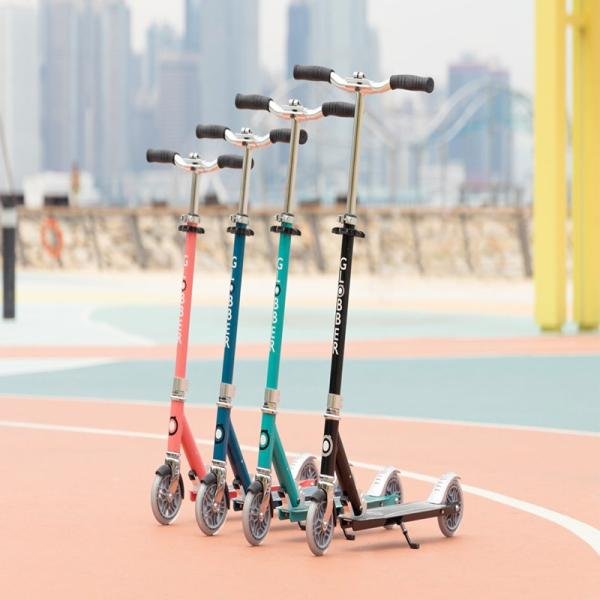 GLOBBER FLOW ELEMENT LIGHTS SCOOTER - BLACK