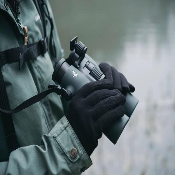 SWAROVSKI NL Pure 8x42 Binocular- Green, 159 m (173.9 yds) field of view at a distance of 1,000 m (1,093.6 yds)