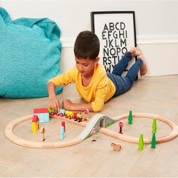 ELC WOODEN FIGURE 8 TRAIN SET - 200412