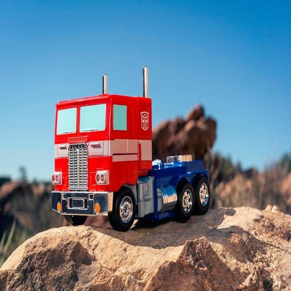 SIMBA JADA RC TRANSFORMER OPTIMUS PRIME B/O - 253114000