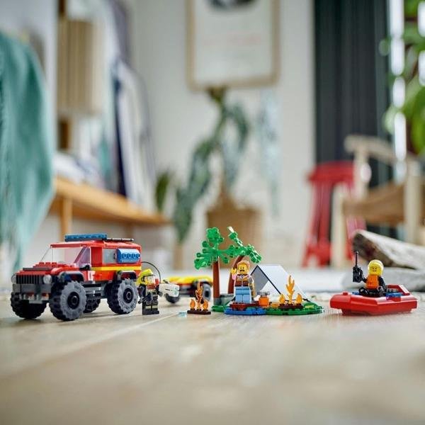 LEGO FIRE TRUCK W/ RESCUE BOAT 60412 - 60412