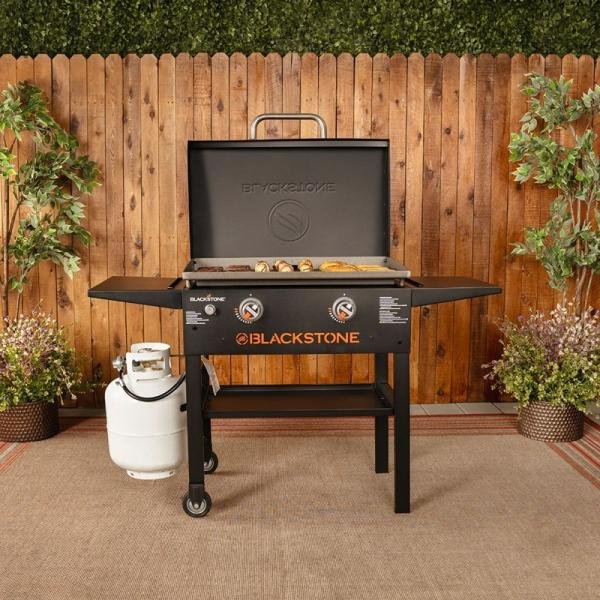 Blackstone 28 inch Table Top Griddle with Hood 2106
