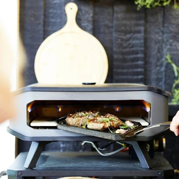 Cozze Cozze® 17" gas pizza oven with thermometer and pizza stone 90354