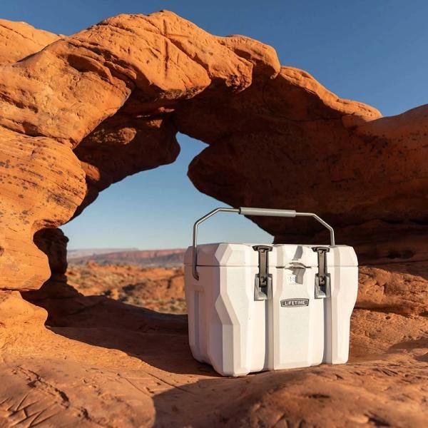 LIFETIME COOLER 28 QUART - ARCTIC WHITE - 91023