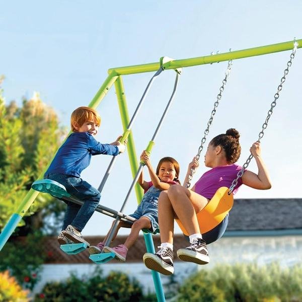 INTEX SWING AND GLIDE TWO FEATURE SET, Age 3-10 - 44122