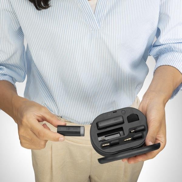 Boya BY-WM3D Wireless Lavalier Microphone, 2.4G True wireless mic for iphone, ipad, cameras and 3.5mm smartphones-Black-BY-WM3D