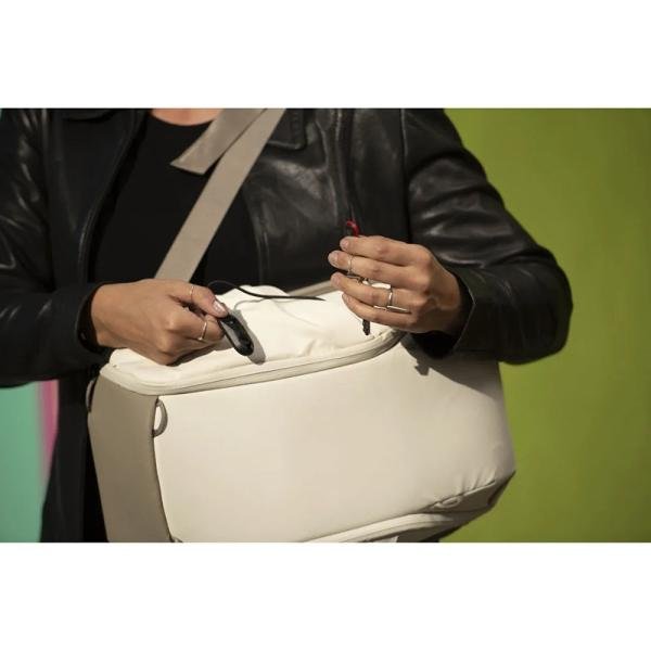 Peak Design Everyday Backpack 15L Zip - Bone - BEDBZ-15-BO-2