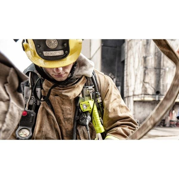 Pelican 3415M,3AA-LED,RT-ANGLE,MAGNETCLIP,YW - 034150-0302-245