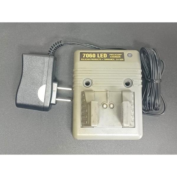 Pelican 7070,DESK DASH CHARGER,7060 - CHG03-0001-000