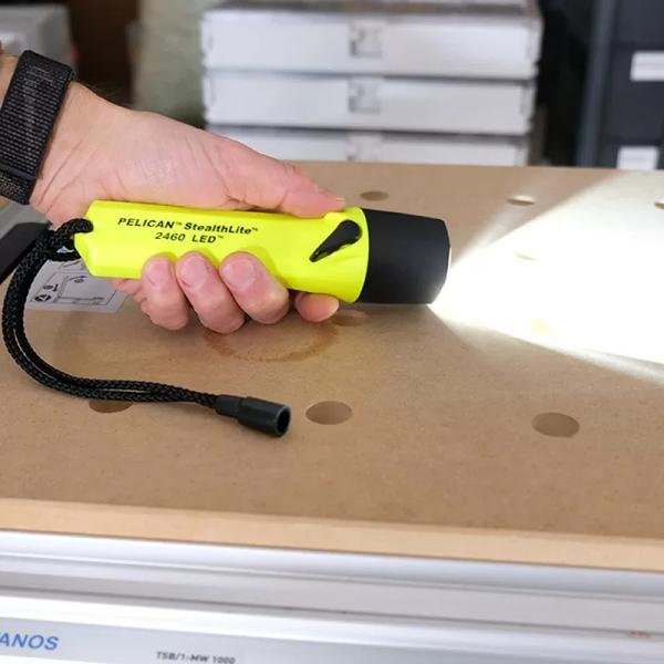 Pelican 2460,STLH-LED,220v,2RIBS+4IND BATT,YW - 024600-0001-245-IN