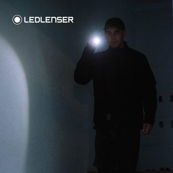 Ledlenser Solidline ST4 UV Black Flashlight Blister - LL502417